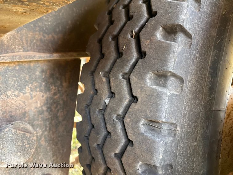 image for item EP0799 1996 Witzco Challenger RG-50 lowboy equipment trailer