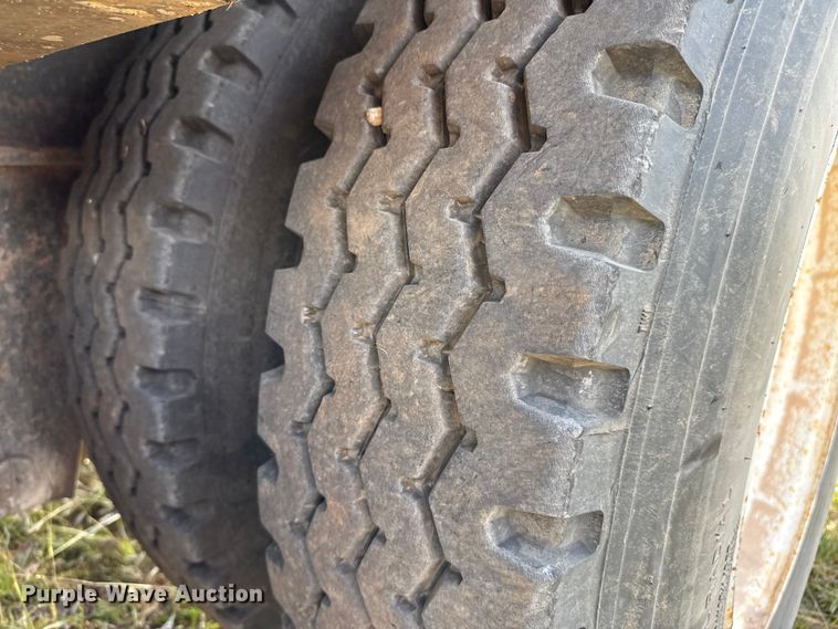 image for item EP0799 1996 Witzco Challenger RG-50 lowboy equipment trailer