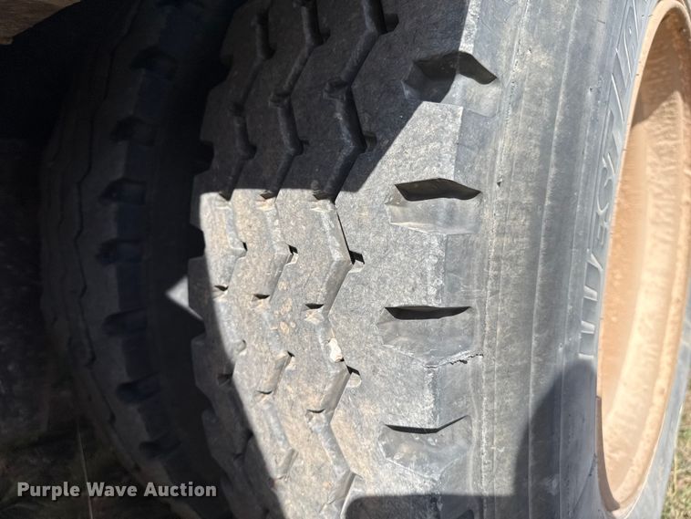 image for item EP0799 1996 Witzco Challenger RG-50 lowboy equipment trailer