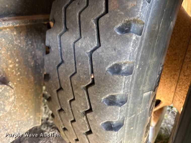 image for item EP0799 1996 Witzco Challenger RG-50 lowboy equipment trailer