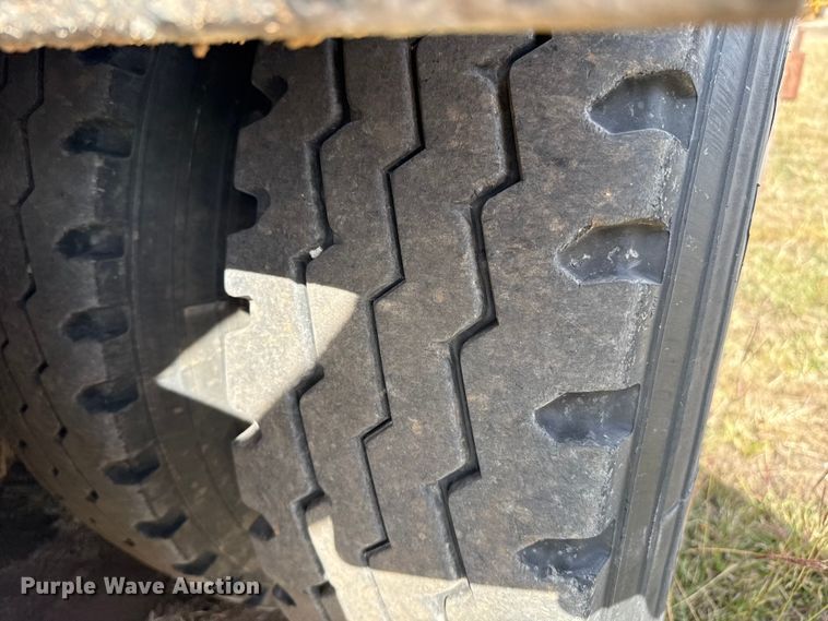 image for item EP0799 1996 Witzco Challenger RG-50 lowboy equipment trailer