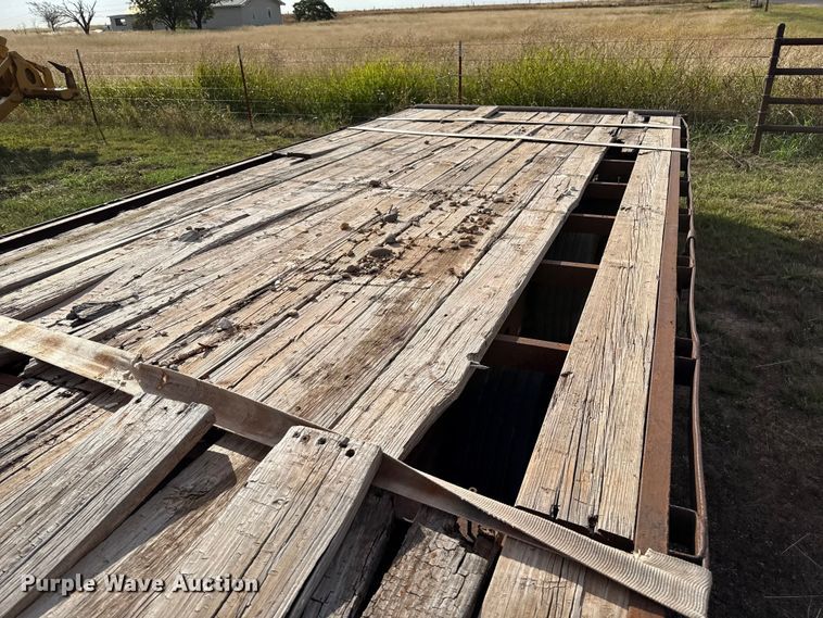 image for item EP0800 2000 Haul-A-Round flatbed trailer