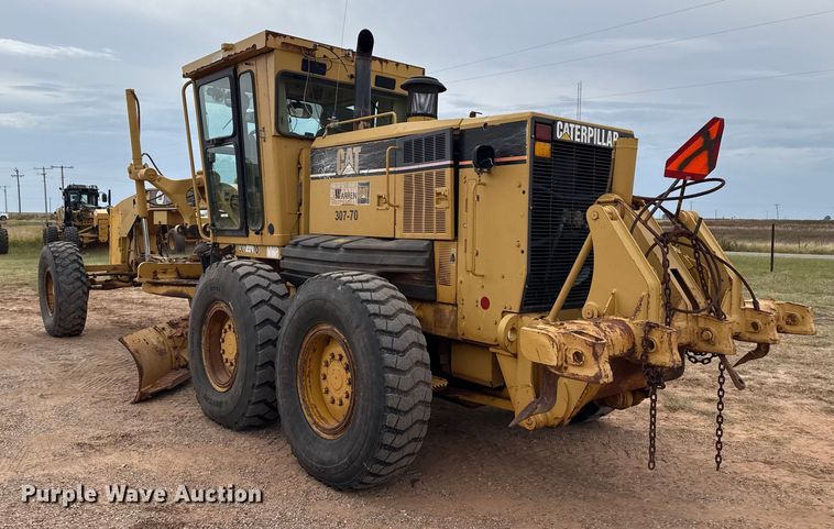 image for item EP0805 2004 Caterpillar 140H motor grader
