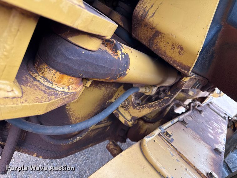 image for item EP0805 2004 Caterpillar 140H motor grader