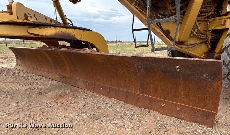 image for item EP0805 2004 Caterpillar 140H motor grader