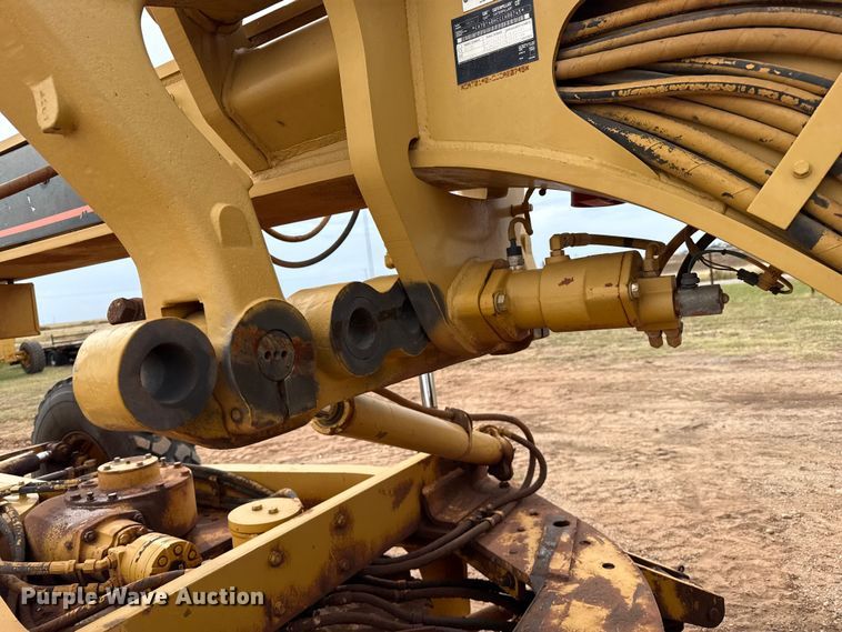 image for item EP0805 2004 Caterpillar 140H motor grader
