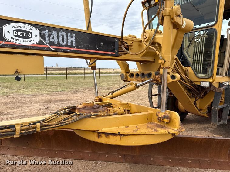 image for item EP0805 2004 Caterpillar 140H motor grader