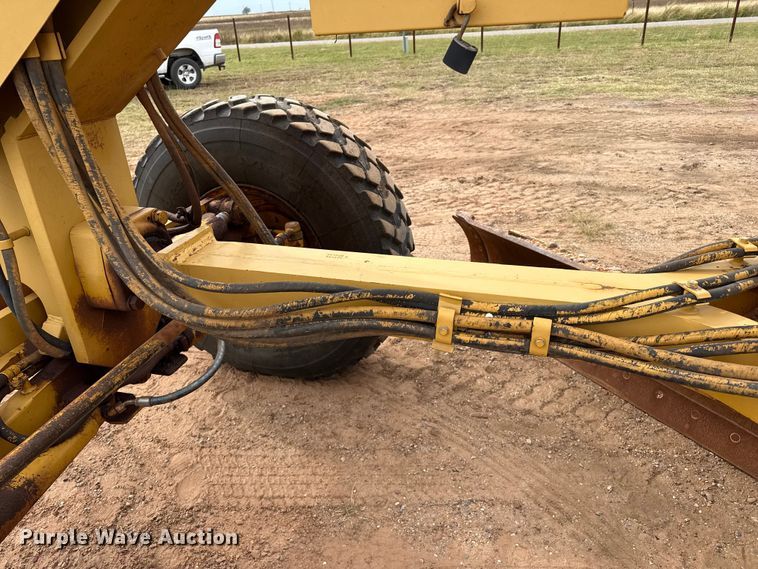 image for item EP0805 2004 Caterpillar 140H motor grader