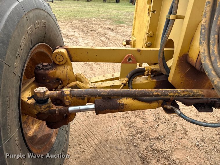 image for item EP0805 2004 Caterpillar 140H motor grader