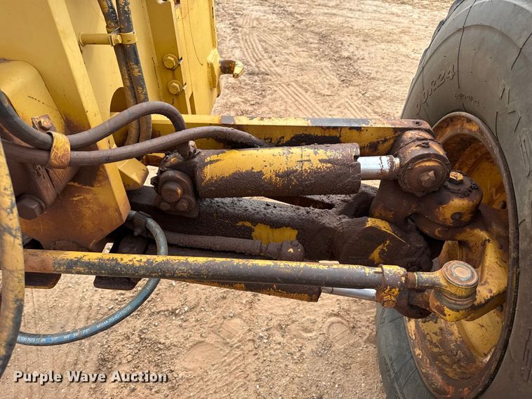 image for item EP0805 2004 Caterpillar 140H motor grader