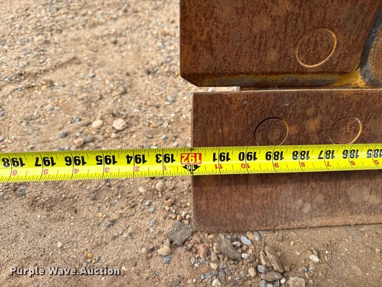 image for item EP0805 2004 Caterpillar 140H motor grader