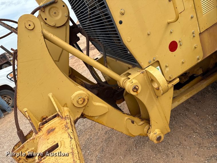 image for item EP0805 2004 Caterpillar 140H motor grader