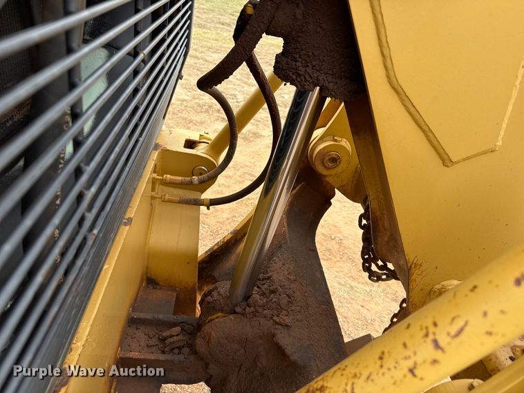 image for item EP0805 2004 Caterpillar 140H motor grader