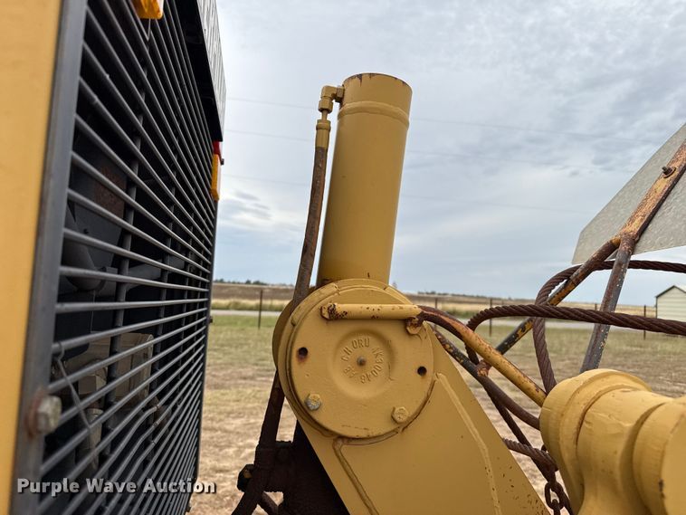 image for item EP0805 2004 Caterpillar 140H motor grader