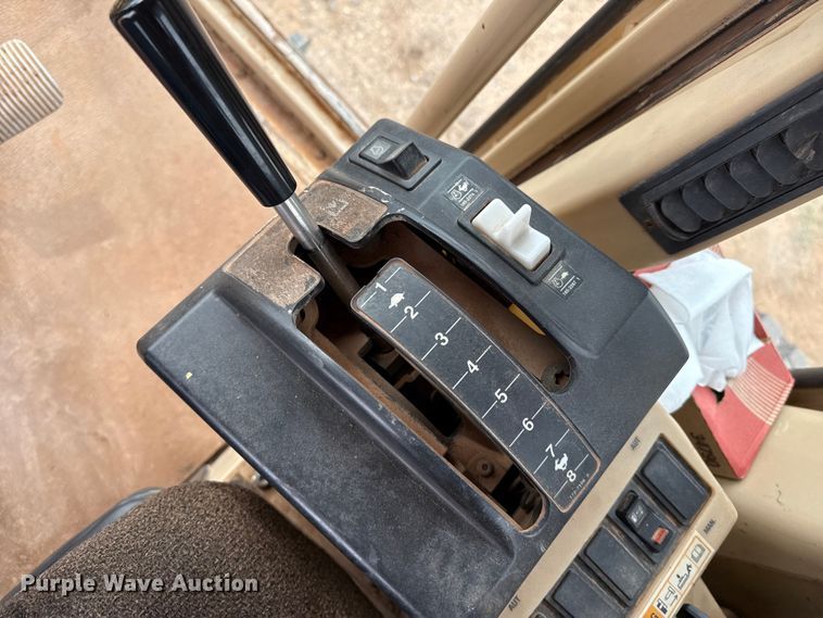 image for item EP0805 2004 Caterpillar 140H motor grader