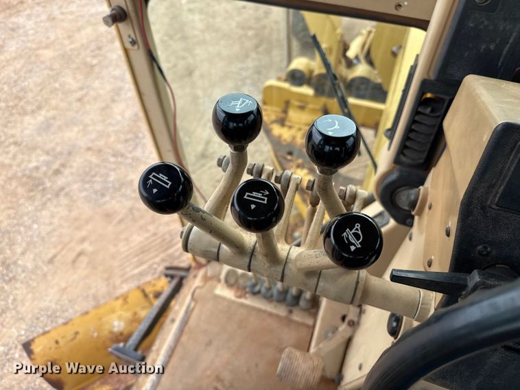 image for item EP0805 2004 Caterpillar 140H motor grader