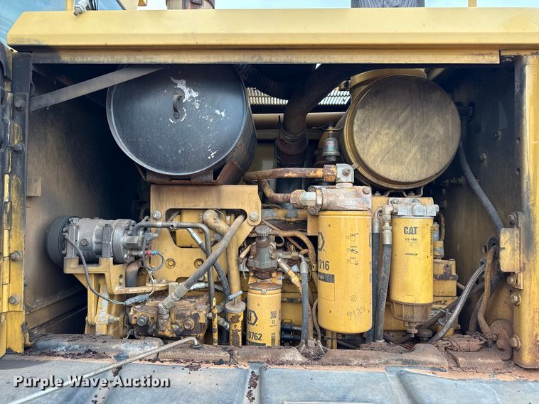 image for item EP0805 2004 Caterpillar 140H motor grader