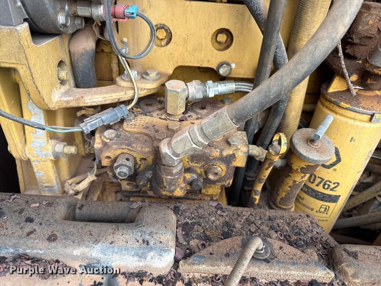 image for item EP0805 2004 Caterpillar 140H motor grader