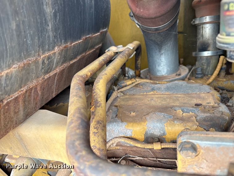 image for item EP0805 2004 Caterpillar 140H motor grader