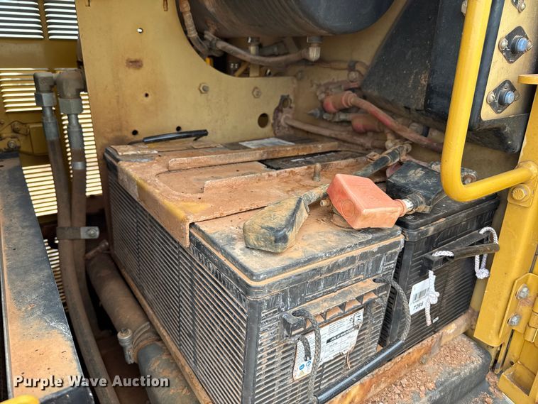 image for item EP0805 2004 Caterpillar 140H motor grader