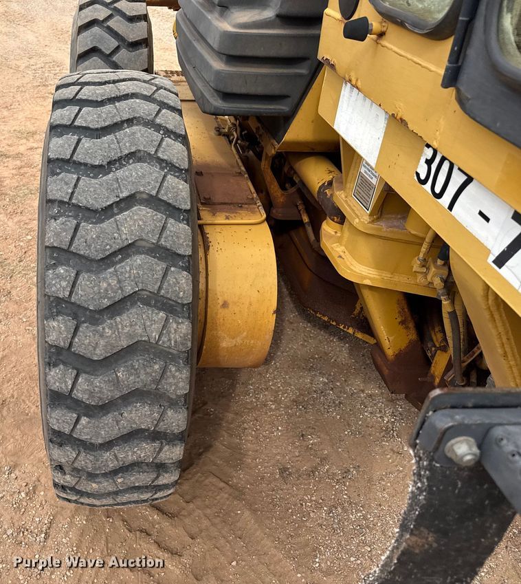 image for item EP0805 2004 Caterpillar 140H motor grader