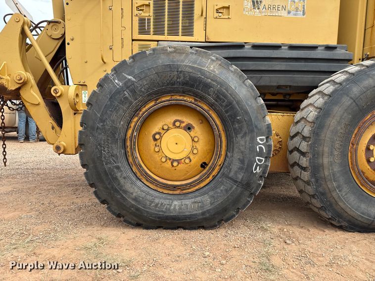 image for item EP0805 2004 Caterpillar 140H motor grader