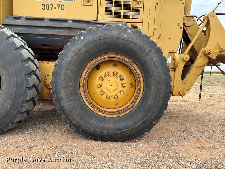 image for item EP0805 2004 Caterpillar 140H motor grader
