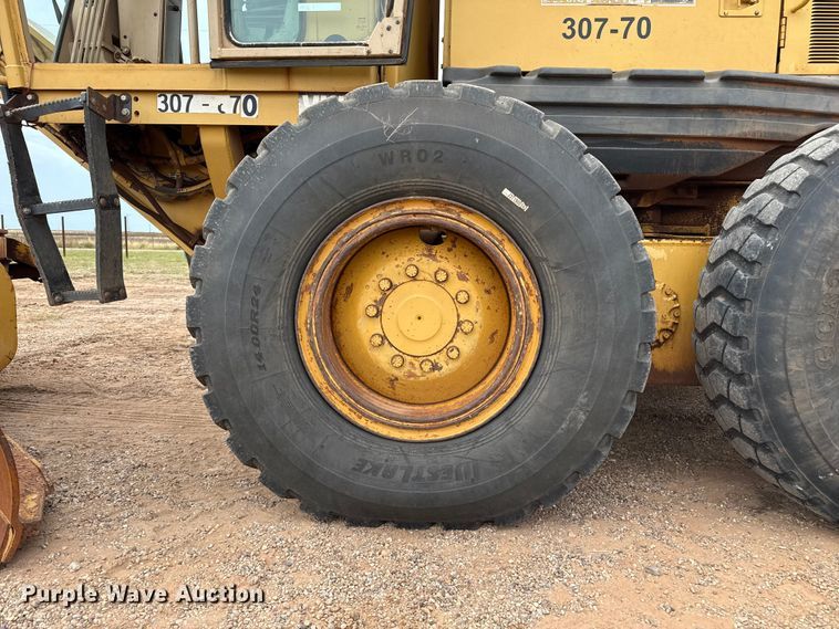 image for item EP0805 2004 Caterpillar 140H motor grader