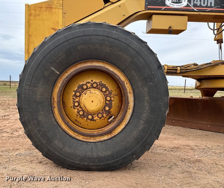 image for item EP0805 2004 Caterpillar 140H motor grader