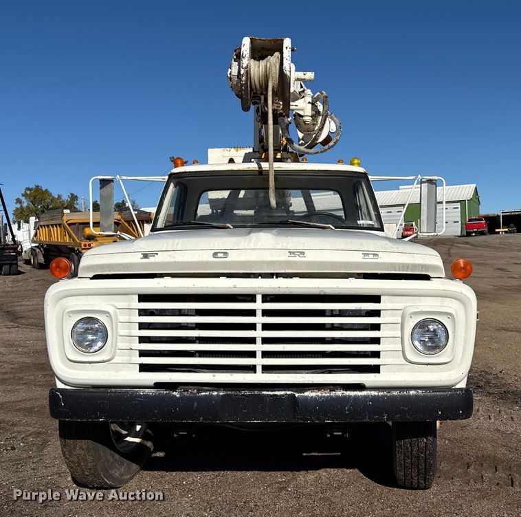 image for item EP0811 1971 Ford F600 digger derrick truck