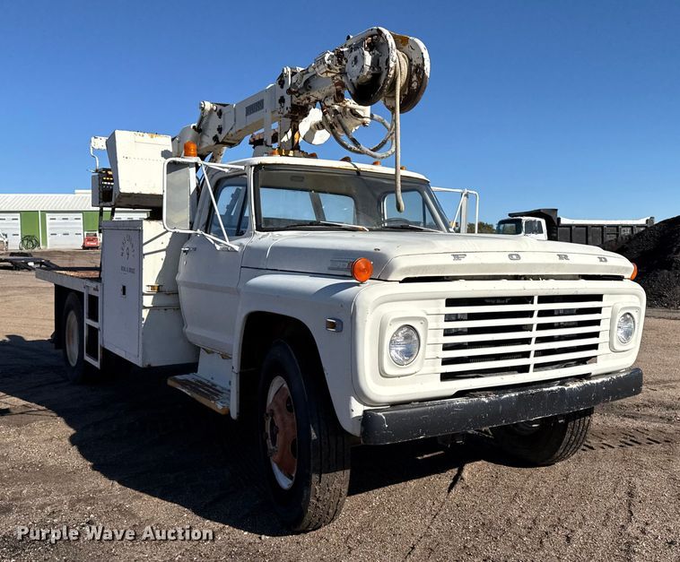 image for item EP0811 1971 Ford F600 digger derrick truck