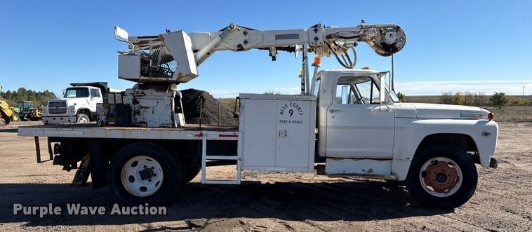 image for item EP0811 1971 Ford F600 digger derrick truck