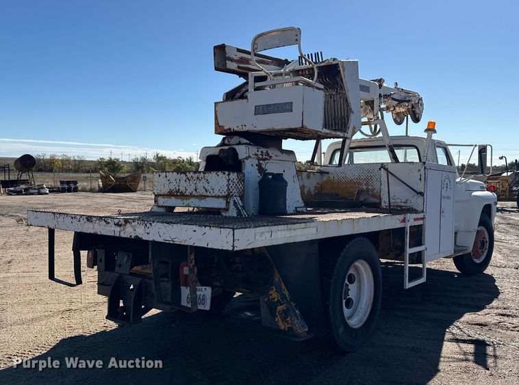 image for item EP0811 1971 Ford F600 digger derrick truck