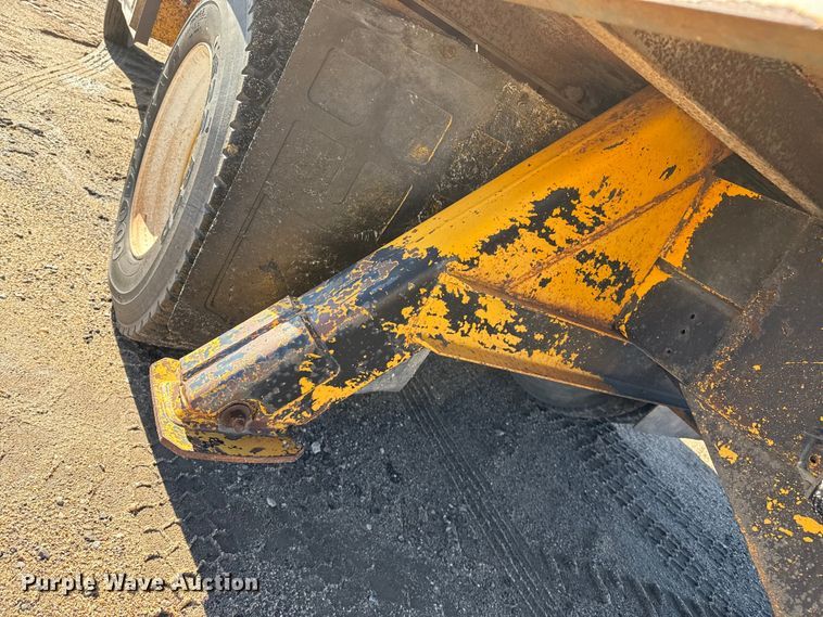 image for item EP0811 1971 Ford F600 digger derrick truck