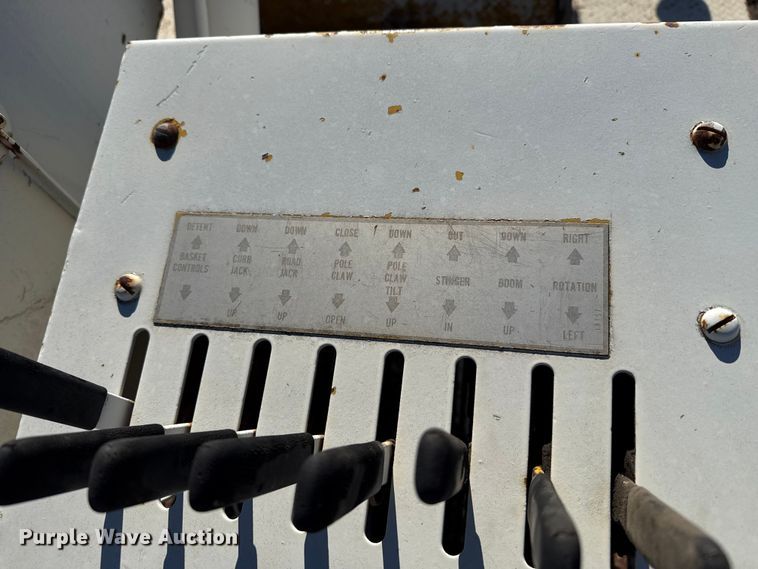 image for item EP0811 1971 Ford F600 digger derrick truck