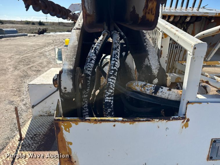 image for item EP0811 1971 Ford F600 digger derrick truck