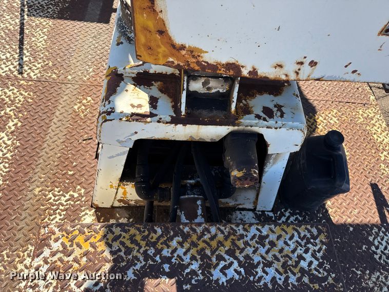 image for item EP0811 1971 Ford F600 digger derrick truck