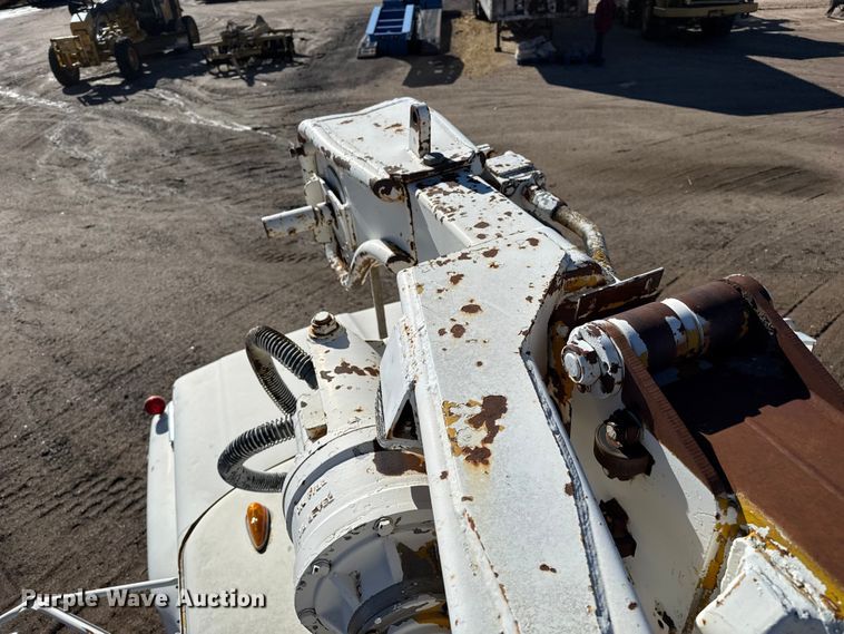 image for item EP0811 1971 Ford F600 digger derrick truck