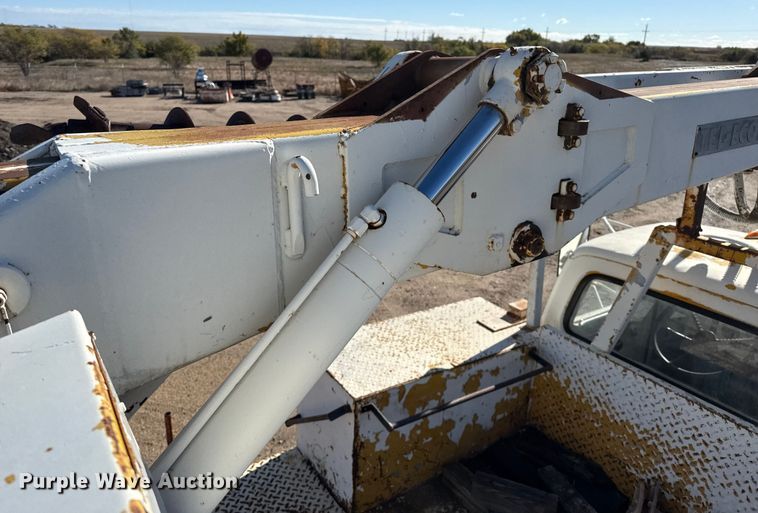 image for item EP0811 1971 Ford F600 digger derrick truck