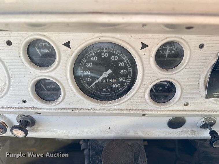 image for item EP0811 1971 Ford F600 digger derrick truck