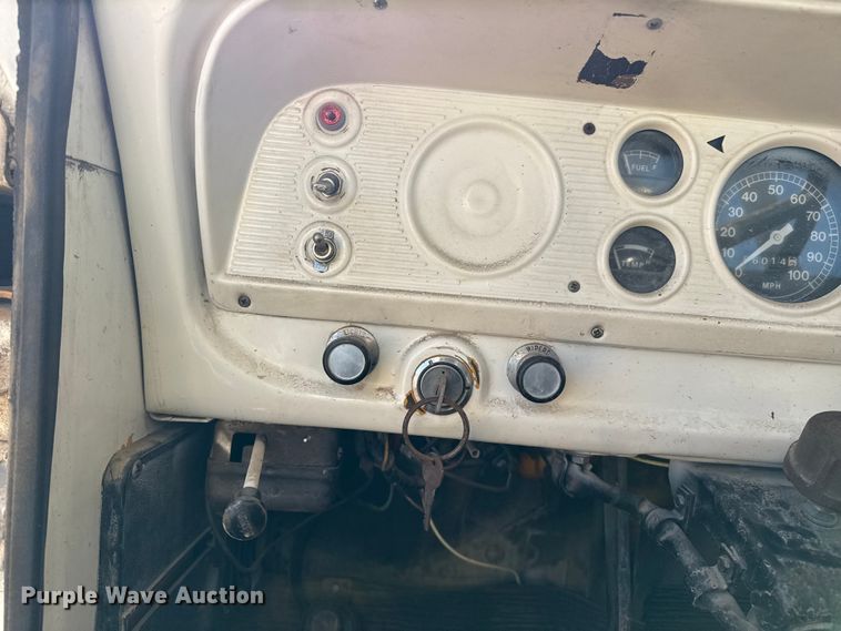 image for item EP0811 1971 Ford F600 digger derrick truck