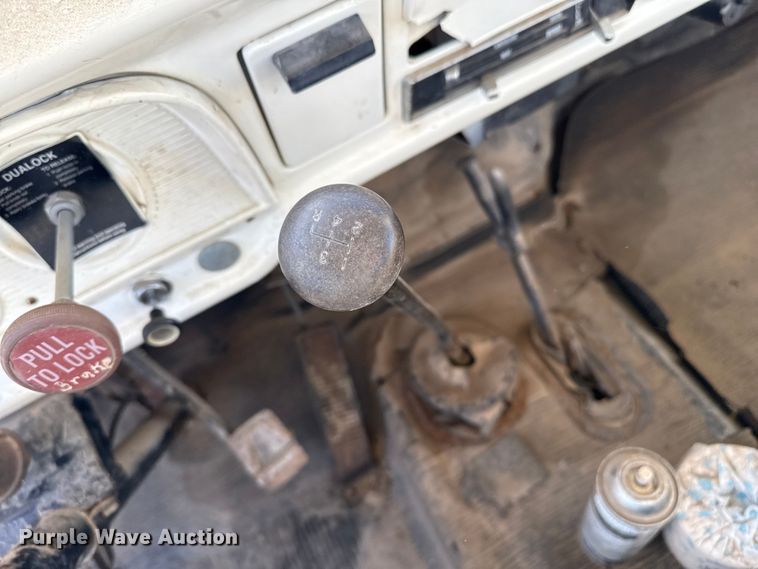 image for item EP0811 1971 Ford F600 digger derrick truck