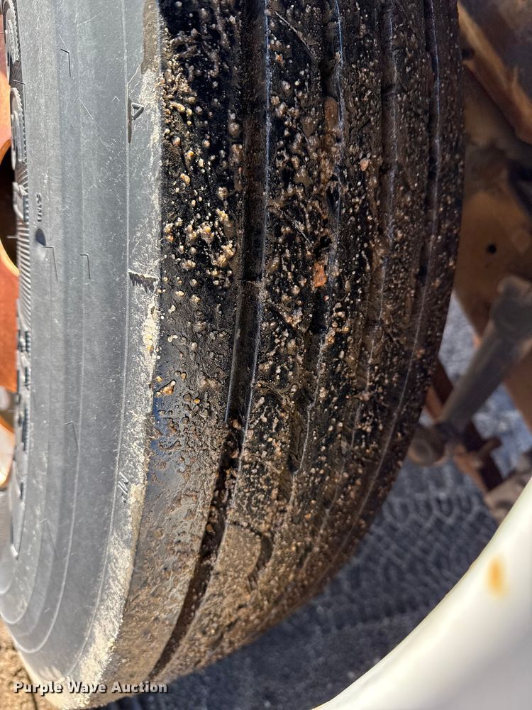 image for item EP0811 1971 Ford F600 digger derrick truck