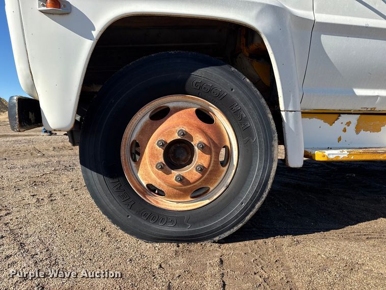 image for item EP0811 1971 Ford F600 digger derrick truck