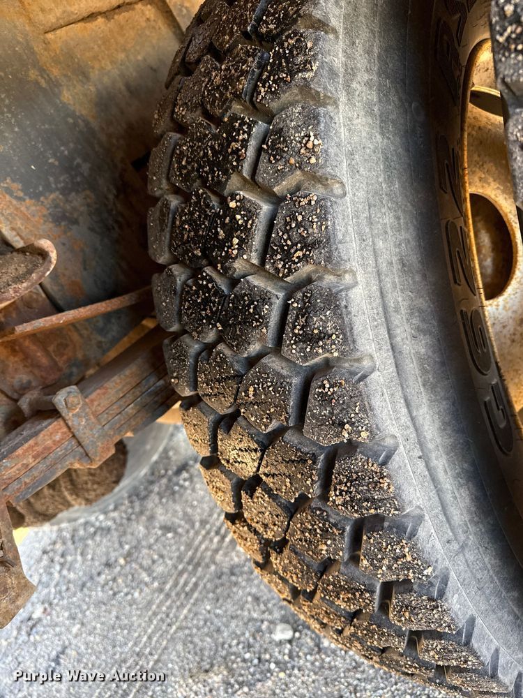 image for item EP0811 1971 Ford F600 digger derrick truck