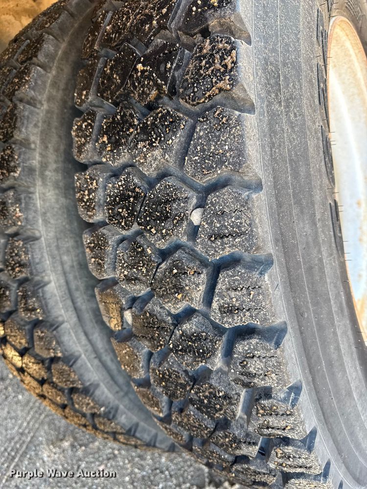 image for item EP0811 1971 Ford F600 digger derrick truck