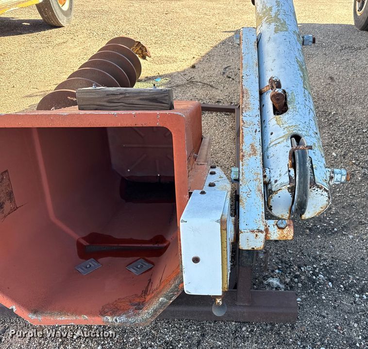 image for item EP0811 1971 Ford F600 digger derrick truck