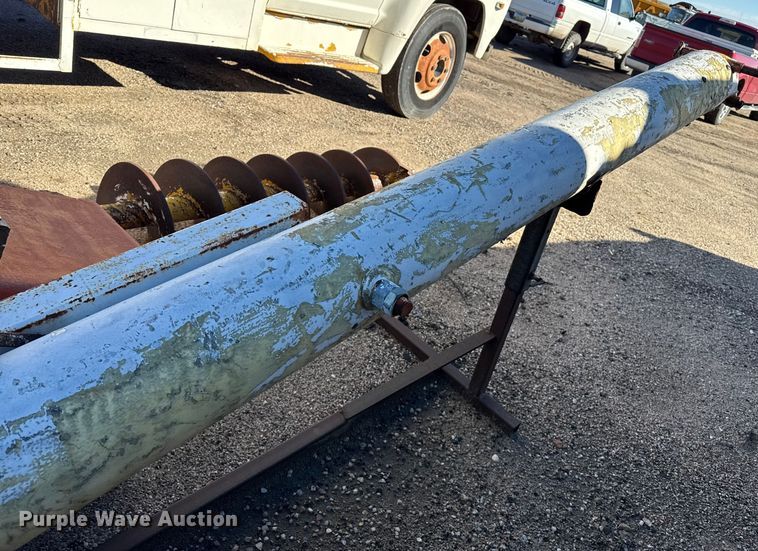 image for item EP0811 1971 Ford F600 digger derrick truck