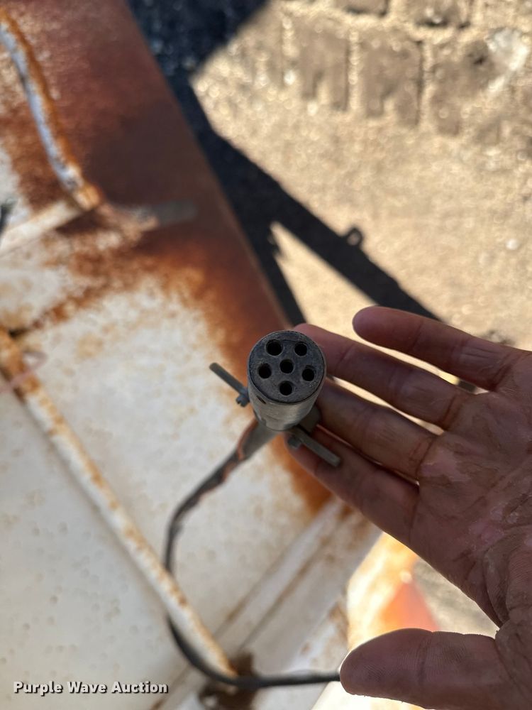 image for item EP0813 1988 W-W enclosed cargo trailer