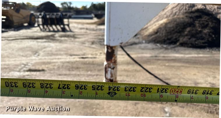 image for item EP0813 1988 W-W enclosed cargo trailer